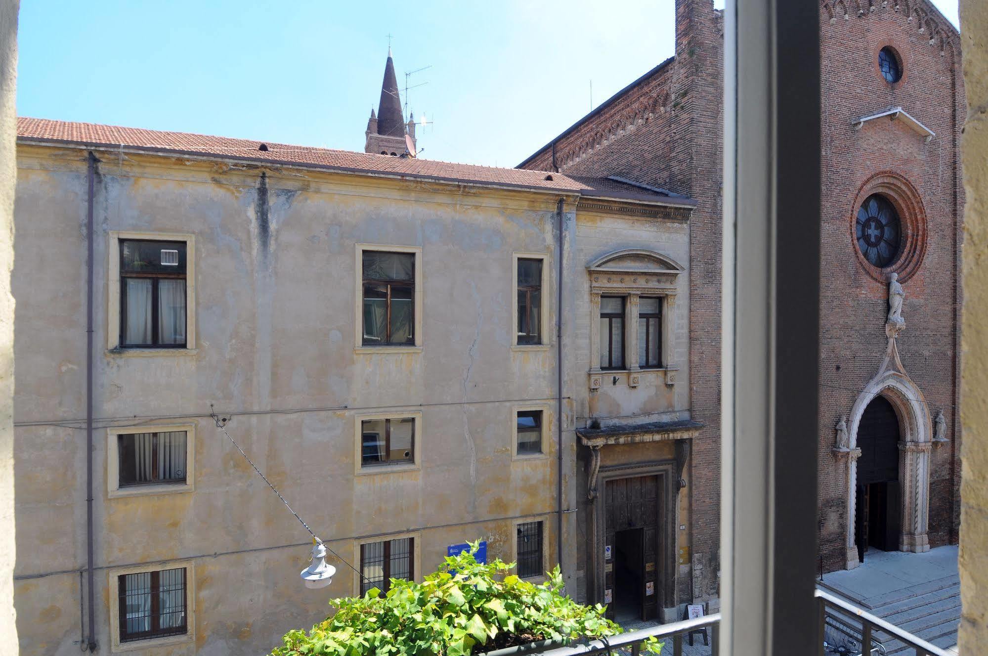 B&B Cangrande Di Danese-Viviani Verona Luaran gambar